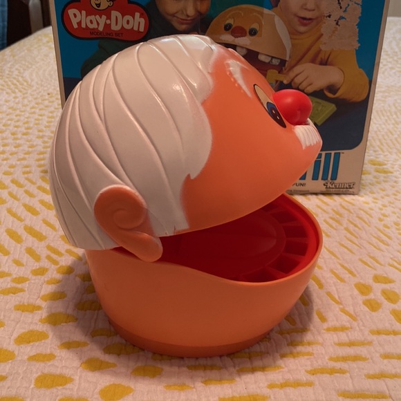 Vintage Play-Doh Doctor Drill’n Fill modeling set by Kenner with original box - Picture 7 of 16